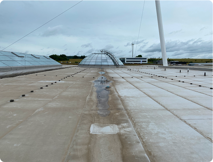 Hier finden Sie Beispiele für Flachdächer unserer Kunden vor und nach der Inspektion von IB-RIEF.