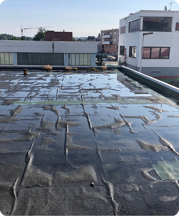 Mit einer Prüfung von Ihrem Flachdach, minimieren Sie das Risiko von Schäden.