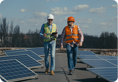 Mit mehr als 20 Jahren Erfahrung nehmen wir als Sachverständige, Gutachter und Bauingenieure Ihr Dach bis ins kleinste Detail unter die Lupe.