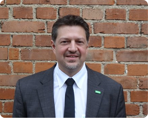 Der Geschäftsführer und Diplom-Bauingenieur Marcus Rief ist seit mehr als 20 Jahren in der Branche tätig und hat bereits tausende Inspektionen durchgeführt.